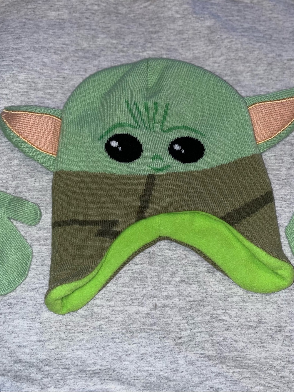 Star Wars Baby Yoda hat/gloves